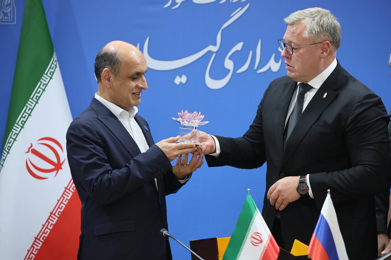 استاندار آستراخان روسیه وارد گیلان‌ شد